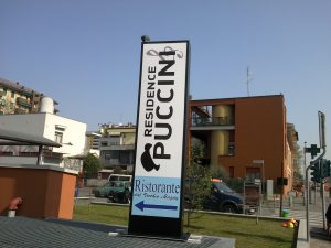 Realizzazione totem Milano