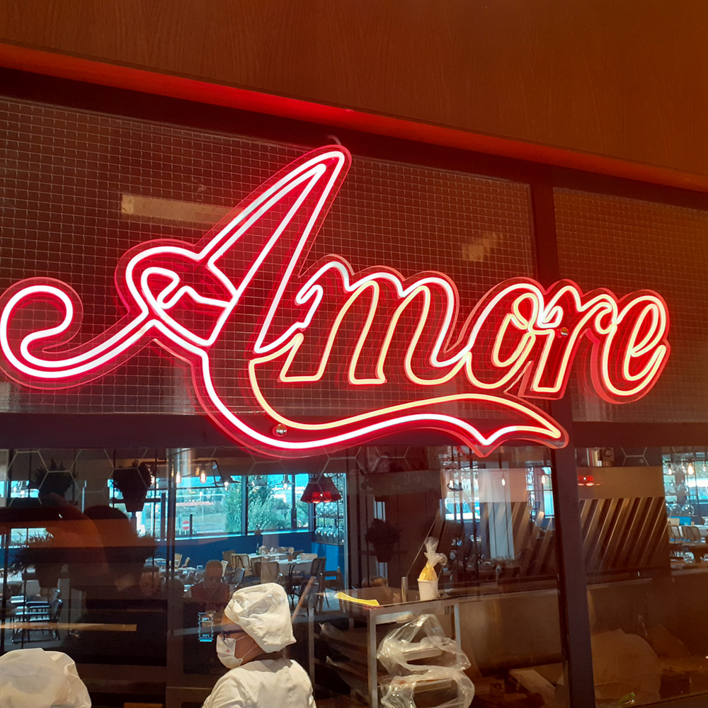 Insegne Neon Milano con Scritte Led Personalizzate